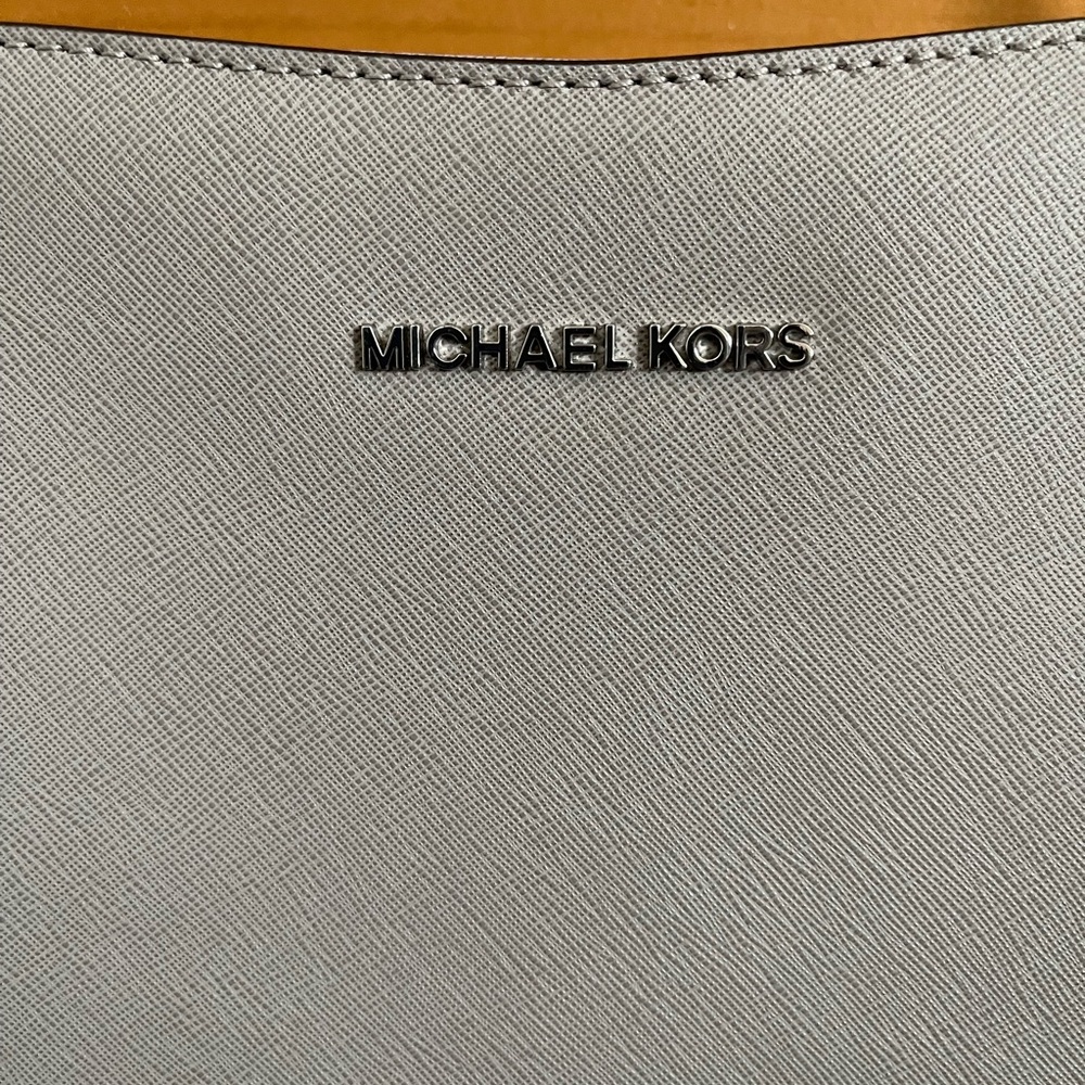 Michael Kors crossbody purse - gray